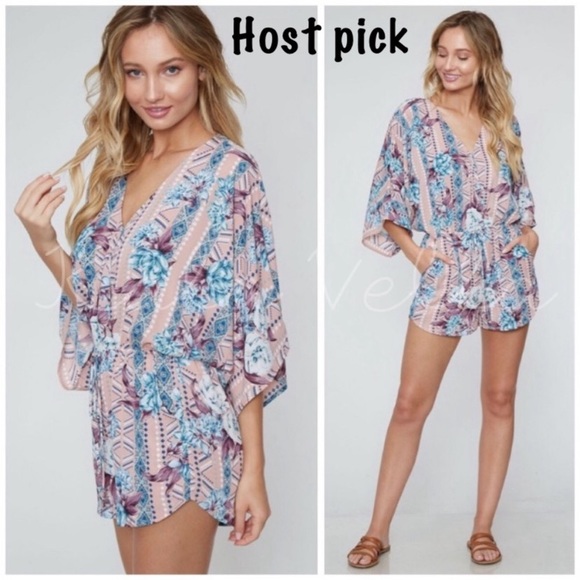 Pants - 🎉Host pick🎉  floral quarter sleeve romper